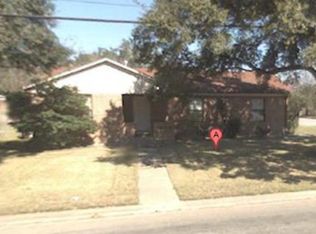 1808 E Red River St, Victoria, TX 77901