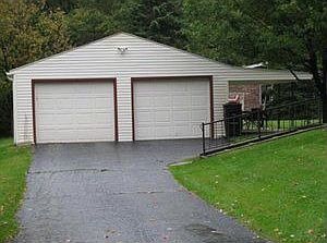 3rd image of 44 Sherrard Ave