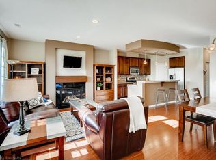 402 Valley Cmns, Hudson, WI 54016