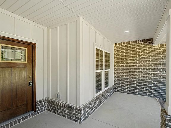 4th image of 4304 Watkins St