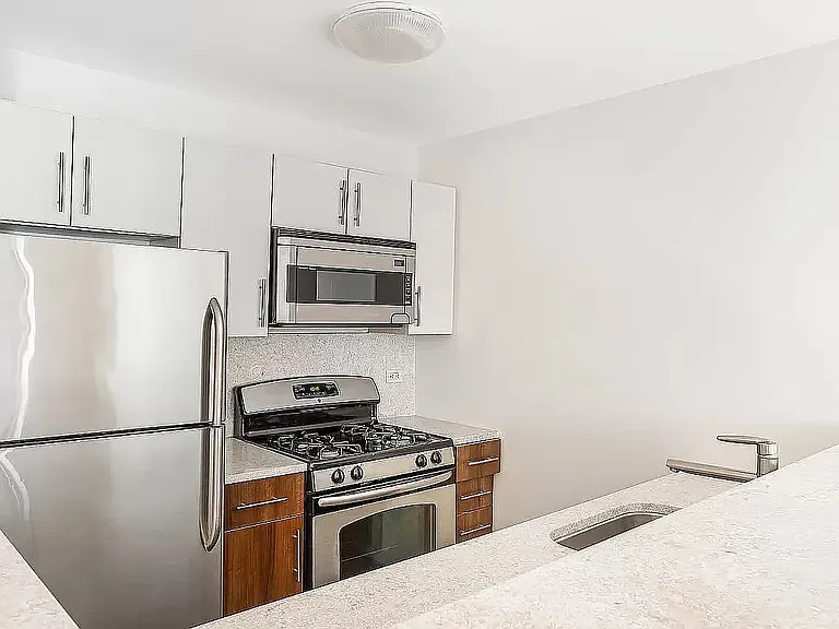 30 W 18th St #8F — Photo 4
