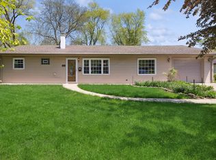 443 Hazelwood Ln, Glenview, IL 60025