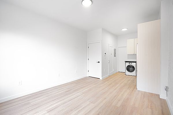 1st image of 446 W 55th St #5S