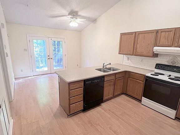 4th image of 50 Sparger Springs Ln