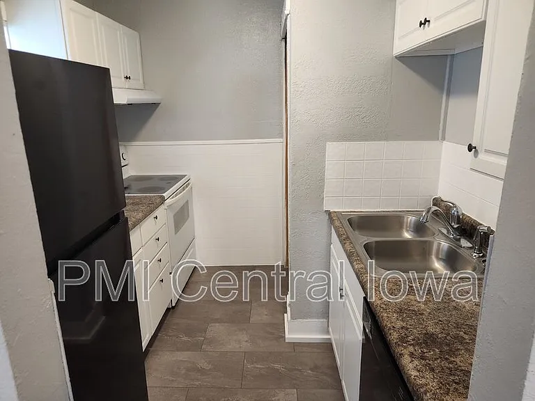 1806 Jefferson Ave — Photo 4