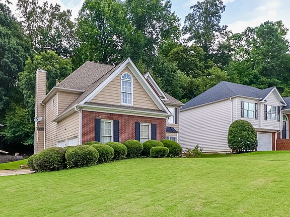 2nd image of 1325 Carlysle Park Dr