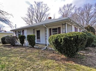 429 Gardners Neck Rd, Swansea, MA 02777