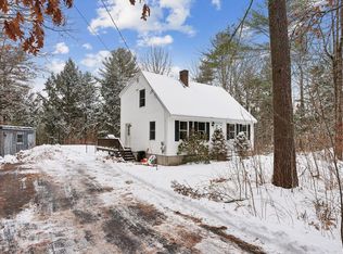 20 Crescent Ln, Casco, ME 04015
