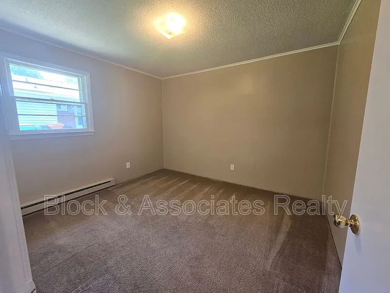 1031 Pegram Ave #B — Photo 8