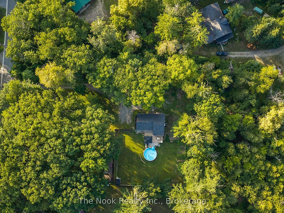 1st image of 5203 Valleyview Cres