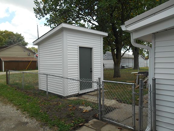 4th image of 1313 Lee St