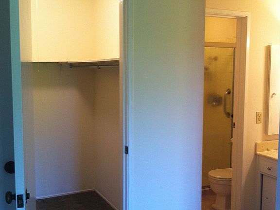 4th image of 803 N Humboldt St APT 408