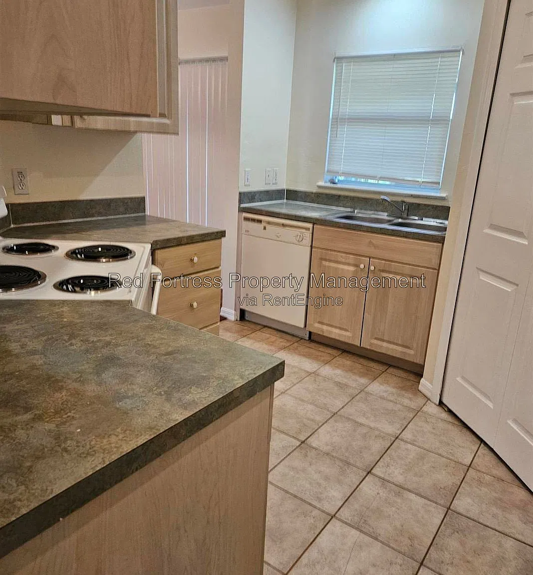 3 bed, 2.0 bath, 1109 sqft, $1,250 — Photo 3