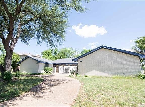 2nd image of 4913 Westlake Dr #4913