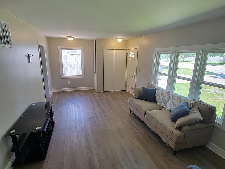 1675 Fuller Ave NE — Photo 5