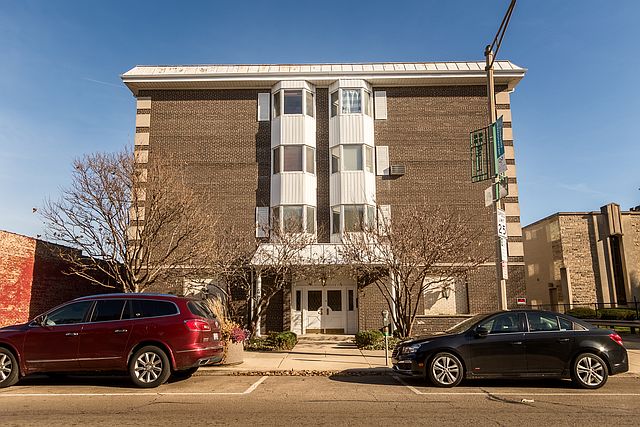 1st image of 150 S Oak Park Ave APT 302