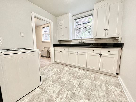 2nd image of 722 10th Ave E APT B2