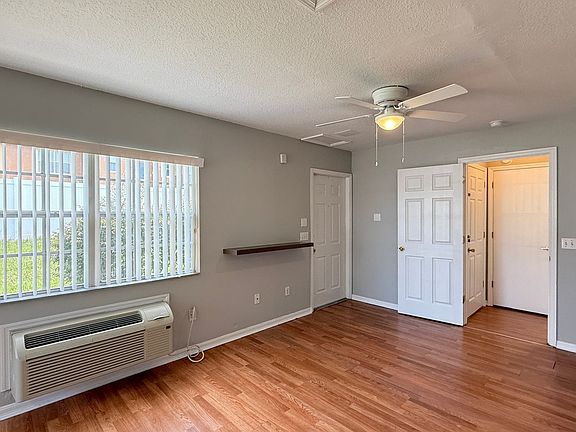 4th image of 871 Orchid Dr #Lo