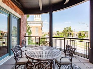 87 Railroad Pl APT 204, Saratoga Springs, NY 12866