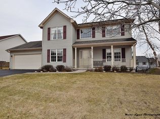 825 Ridge Dr, Elburn, IL 60119