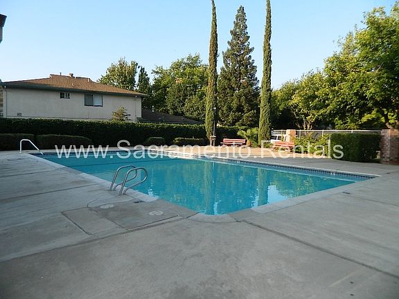 3rd image of 6206 Longford Dr APT 1