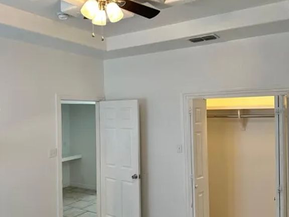 5th image of 1009 S Aransas St #2
