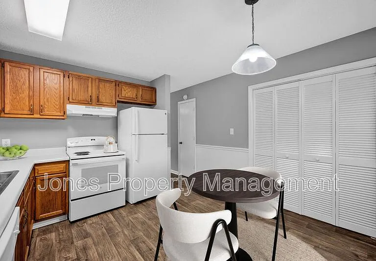 2676 White Oak Ln — Photo 16