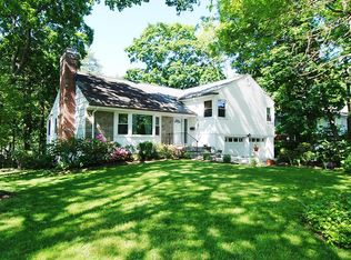 21 Beechwood Rd, Hartsdale, NY 10530