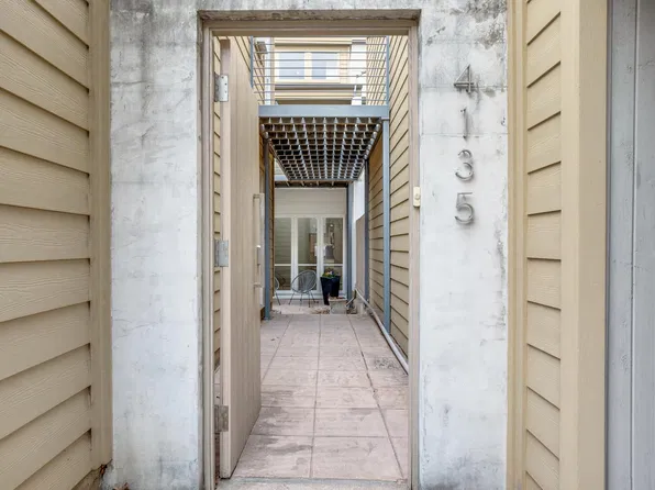 4135 Buena Vista St, Dallas, TX 75204