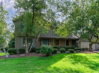 10 Norbrook Rd, Fairport, NY 14450