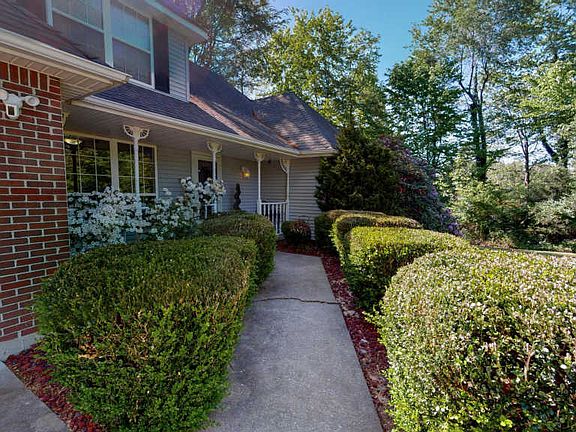 5th image of 205 Terry Dr