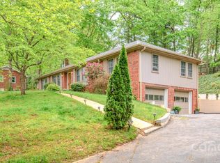 6 Chipmunk Cove Rd, Asheville, NC 28804