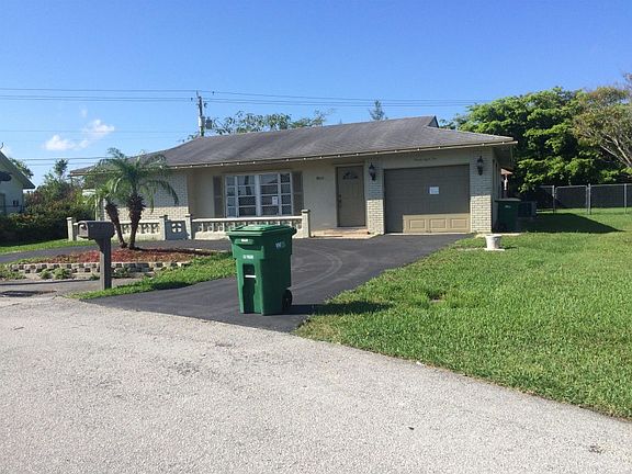 4th image of 9810 NW 70th St