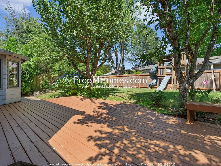 12200 SW 128th Ave — Photo 32