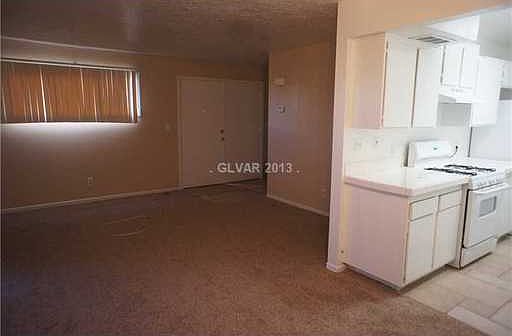 3rd image of 3425 Villa Knolls South Dr