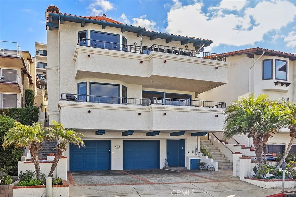 Building Photo - 115 Boca De La Playa #B