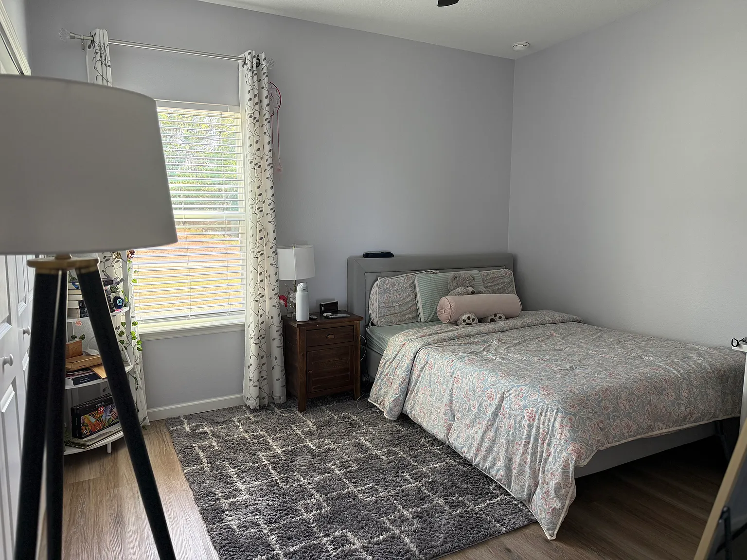 4 bed, 2267 sqft, $2,700 — Photo 4
