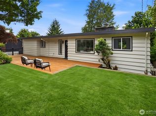 325 105th Ave SE, Bellevue, WA 98004