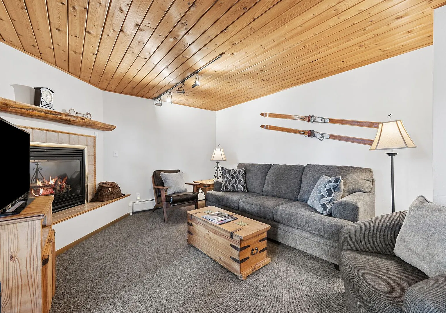 1 bedroom, 1 bath condo at Bay Point — Photo 2