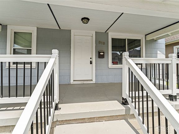 4th image of 819 E Maple Ave