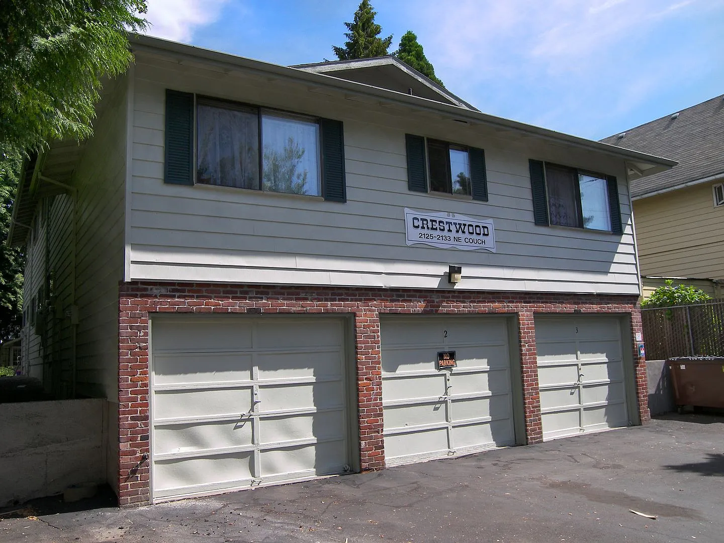 Crestwood — Photo 2