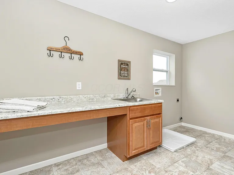 7576 Bullseye Dr — Photo 32