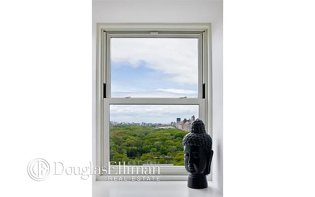 Sold by Douglas Elliman | media 17