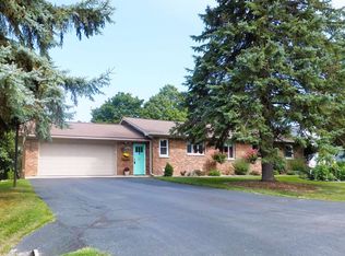 3229 Kirkridge Dr, Williamsburg, MI 49690