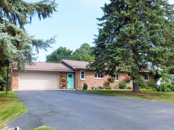 3229 Kirkridge Dr, Williamsburg, MI 49690