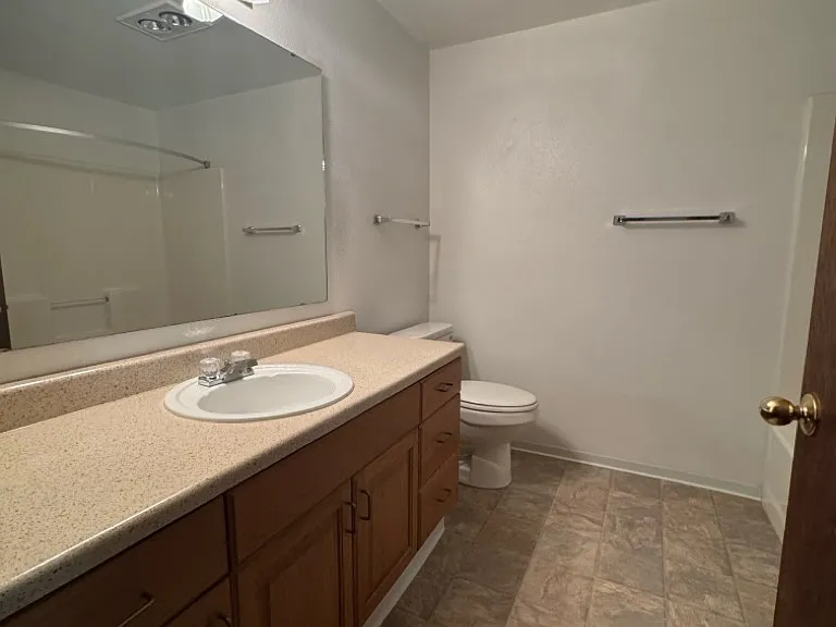 Weatherstone Apartments — Photo 36