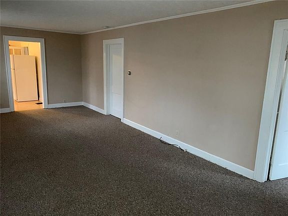 4th image of 319 Raines St