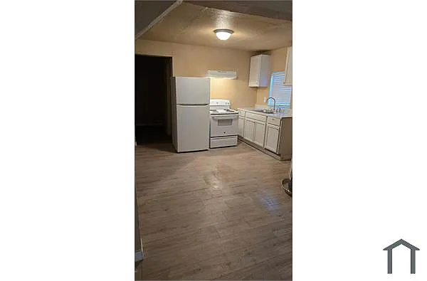 Building Photo - 1122 Rich Ave #A