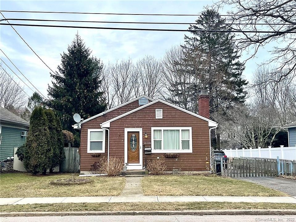 1st image of 40 Courtland St
