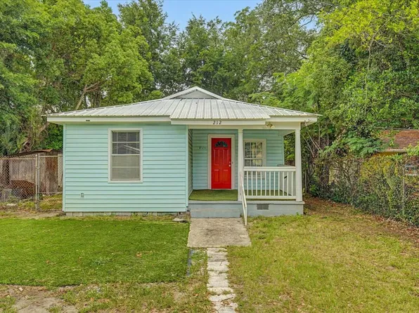 212 W 58th St, Savannah, GA 31405